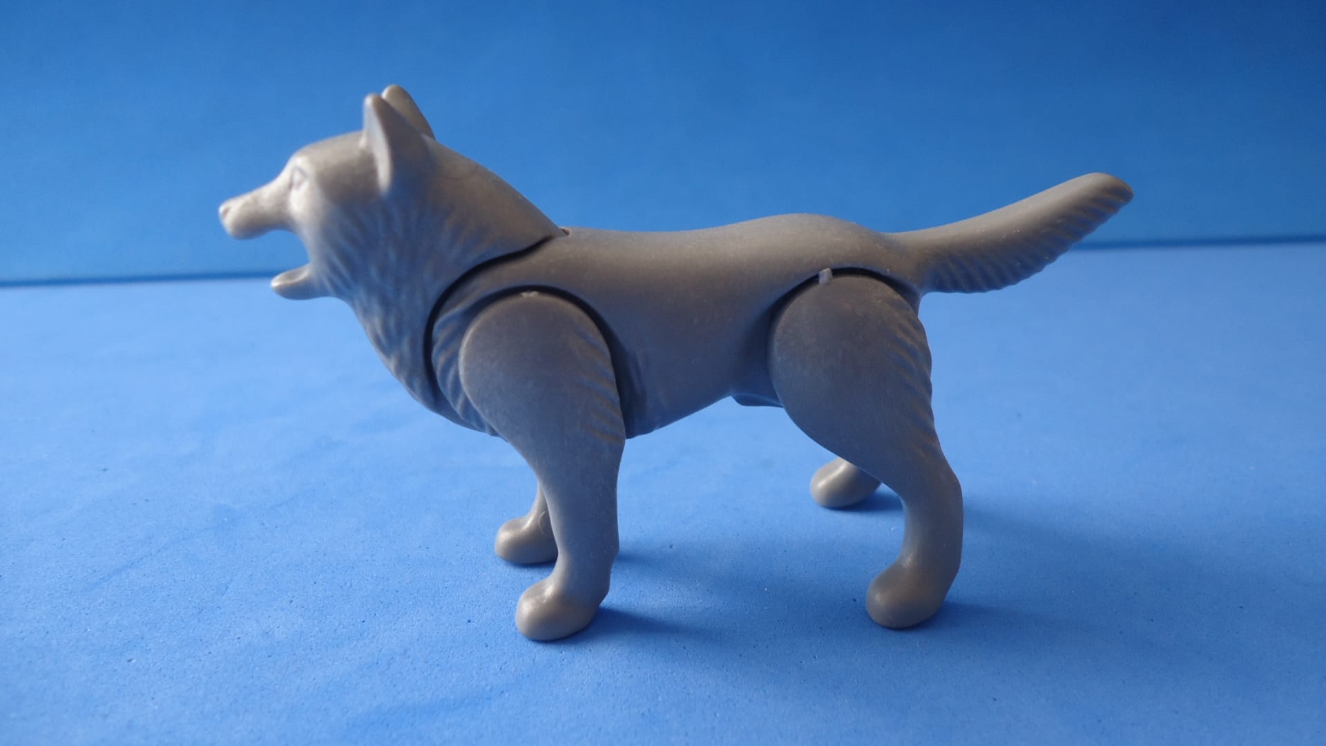 Playmobil Lobo Uivando Cinza